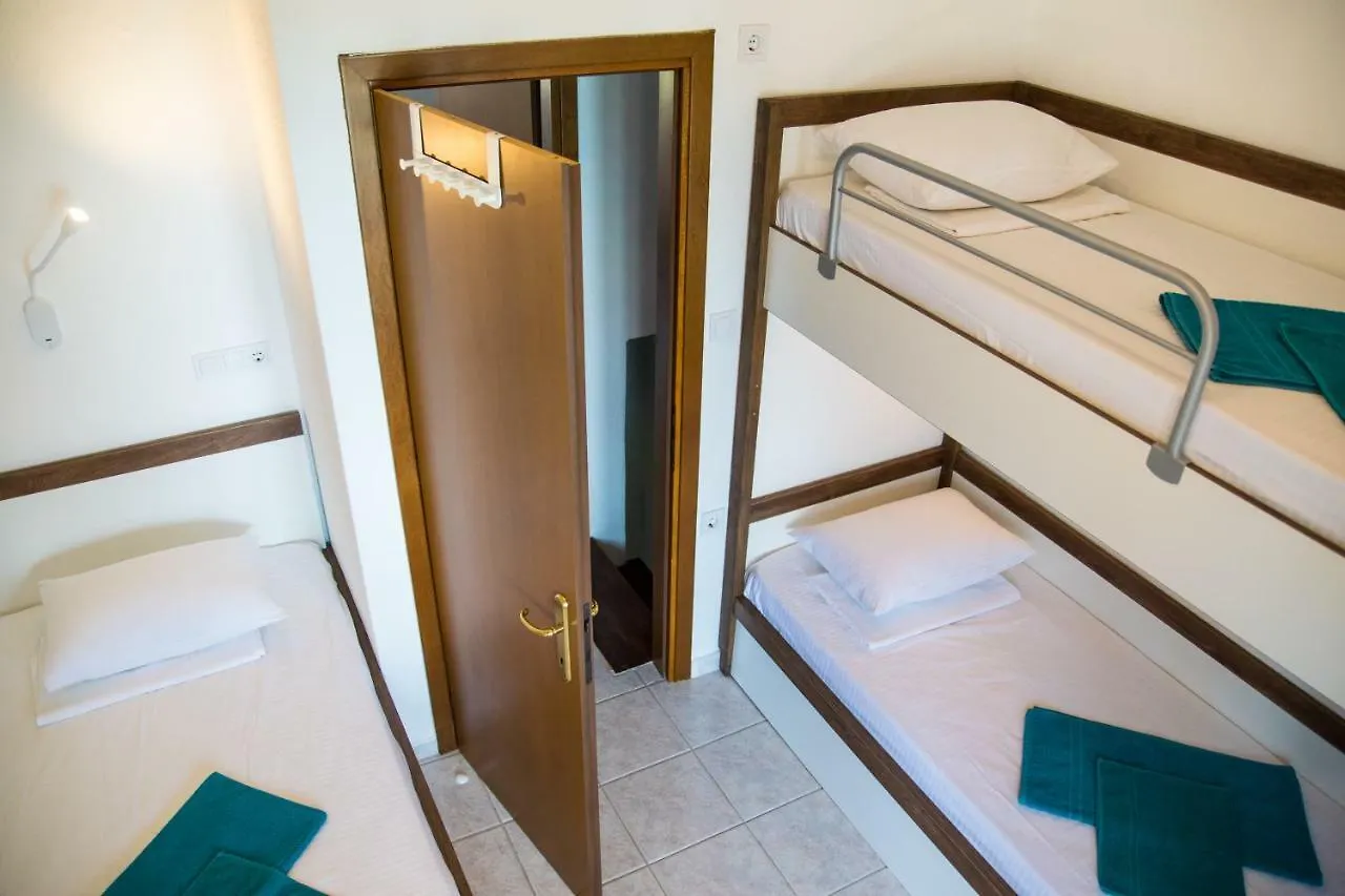 Alexger Beach Front Deluxe house Nikiti  Vakantiehuis Nikiti (Sithonia)