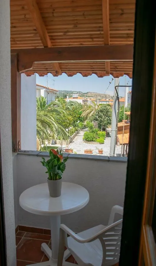 Alexger Beach Front Deluxe house Nikiti  0*, Nikiti (Sithonia) Griekenland